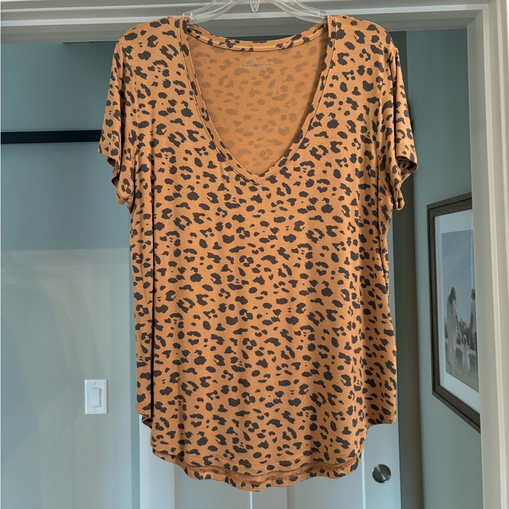 Abercrombie Tee 🐆